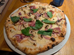 Carbonara at Manso Pizzeria in Barcelona