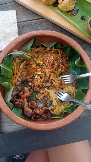 Peanut bowl with vegetable noodles, tempeh, mushrooms and kraut at Wachuma in Antigua