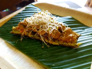 Kraut Cracker with mushrooms, peanut sauce, sprouts, etc. at Wachuma in Antigua