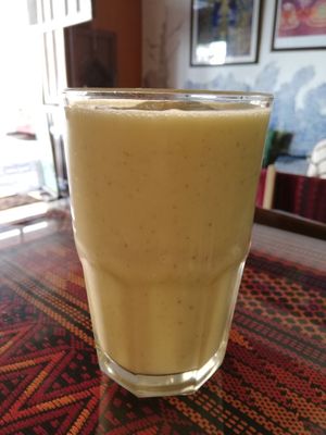 Curcuma and pinneaple smoothie at Wachuma in Antigua
