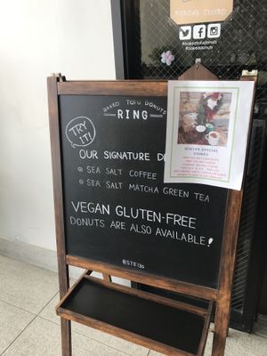 Sign at RING Donuts in Canoga Park