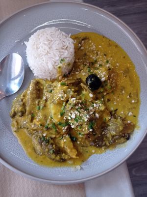Ají de gallina at Los Andenes Vegan in Madrid