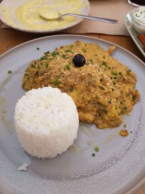 Ají de gallina at Los Andenes Vegan in Madrid