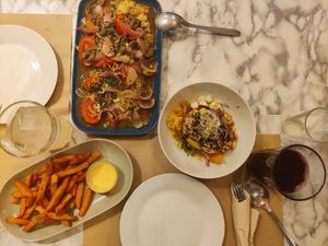 The whole table at Los Andenes Vegan in Madrid