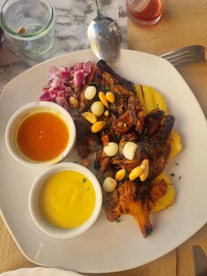 Setas a la parrilla en salsa anticuchera. at Los Andenes Vegan in Madrid