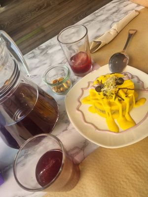 Causa con chicha morada. La chicha morada refrescante, sin duda, para acompañar la comida. La causa es irresistible con su no-atún y ajicito que le da todavía más punch de sabo at Los Andenes Vegan in Madrid