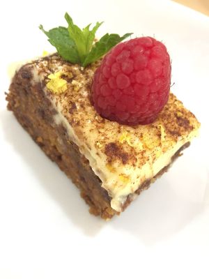 Carrot cake at Los Andenes Vegan in Madrid