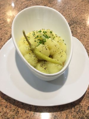 Pastel de carne vegetal con puré de patata at Los Andenes Vegan in Madrid
