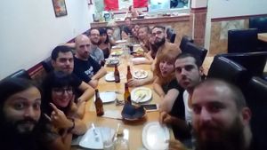 La familia de AV Madrid alimentándose en los andenes! at Los Andenes Vegan in Madrid
