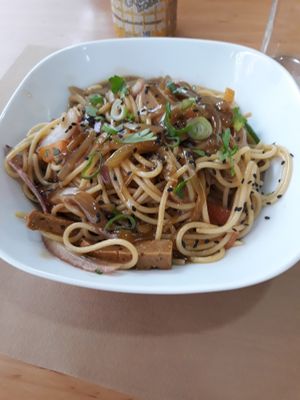 Noodles at Los Andenes Vegan in Madrid