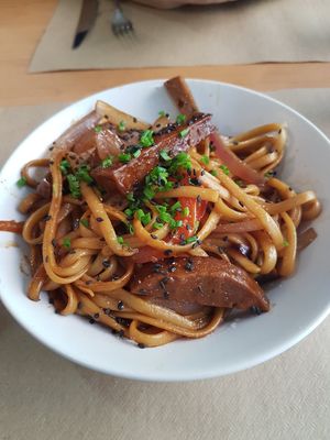 Seitan noodles at Los Andenes Vegan in Madrid