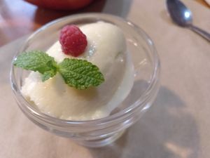 Menu of the day / Dessert / Ice-cream at Los Andenes Vegan in Madrid