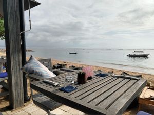 Beachside dining at Soul in a Bowl in Sanur