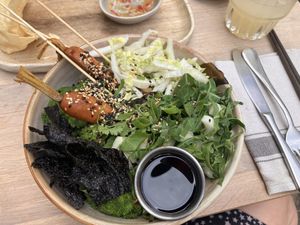 Ikigay gerecht : rijst noodles met verse bospeen   at Pura Vida Foodbar  - Midsland in Midsland