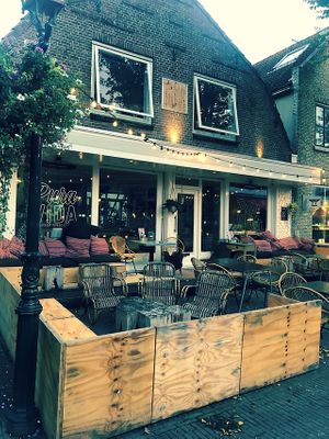 Outide at Pura Vida Foodbar  - Midsland in Midsland