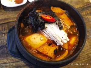 Soondubu Jjigae (prepared without egg upon request) at Daehwa Vegetarian in Central Singapore