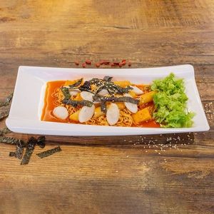 Rabokki: tender rice cakes paired with chewy ramyeon and not-fish cake at Daehwa Vegetarian in Central Singapore