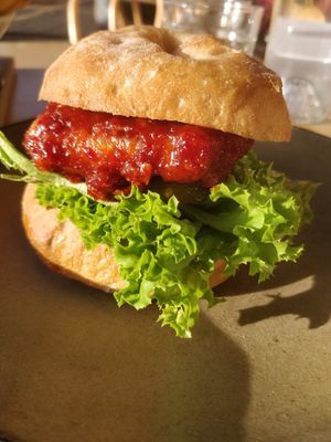 Vegan chicken burger at Vondel in Devonport