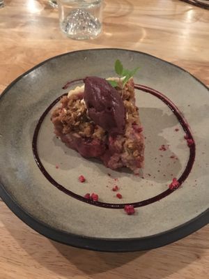 Strawberry crumble  at Vondel in Devonport