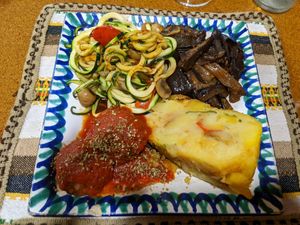 Tortilla española, albóndigas, berenjena y zapallo. Todo vegano y sin gluten! at El Piano in Granada