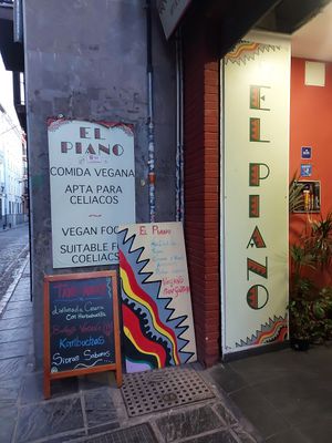 The entrance at El Piano in Granada