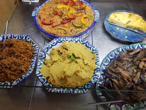 Hummus, "Paella", lentils, eggplant and Spanish omelet at El Piano in Granada
