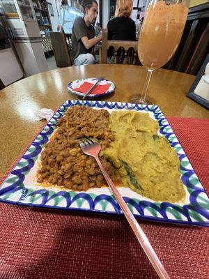  El dahl (ambos son lentejas) at El Piano in Granada