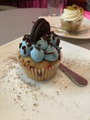 Cupcakes at Gia Vegan Pastries in San Pedro