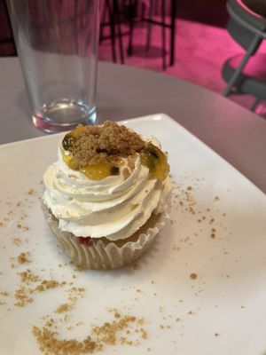 Cupcakes at Gia Vegan Pastries in San Pedro