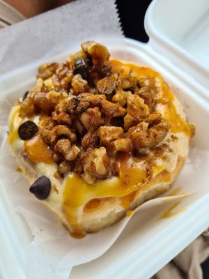 Canela roll at Gia Vegan Pastries in San Pedro