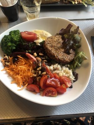 Vegan bowl (14€)  at VG in Corsica