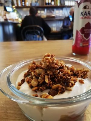 Granola with yogurt and fruit at VG in Corsica