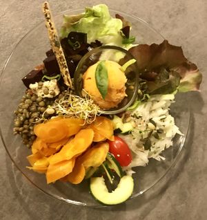 Salade vegan  at VG in Corsica