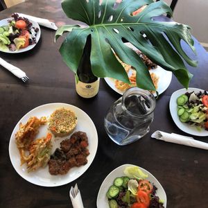 Pratos do dia com muito carinho :) at King Vegan in Curitiba