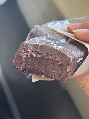 vegan brownie   at EkoPlaza - Stationsweg in The Hague
