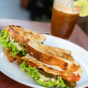 Sanduíche de grãomelete at Libre Café in Natal