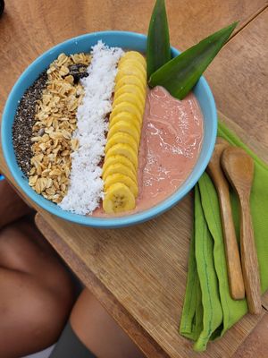 Smooth red smoothiebowl at Taste El Nido in El Nido