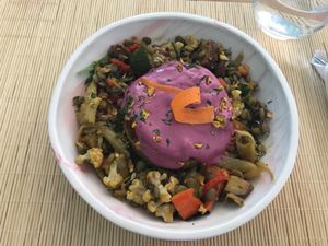 Hambúrguer de amaranto com lentilhas at Surya Cafe in Portimao