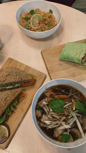 Overview  at Peaches in Moscow