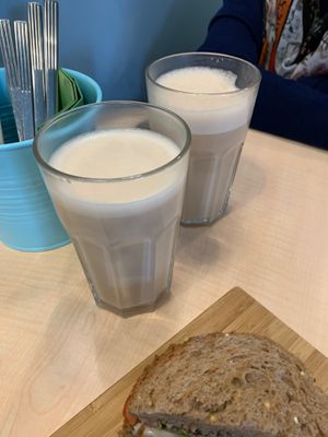 Delicious drinks! Masala tea at Peaches in Moscow