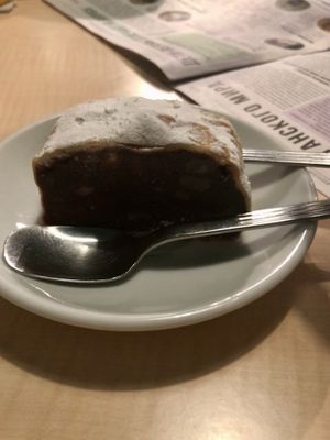 Cherry Strudel at Peaches in Moscow