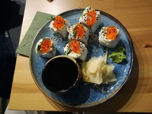 Sushi with caviar at Peaches in Moscow