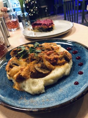   at Peaches in Moscow