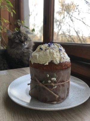 Лучший веган кулич! at Peaches in Moscow