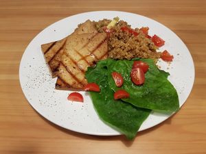 Tufu steak at Peaches in Moscow