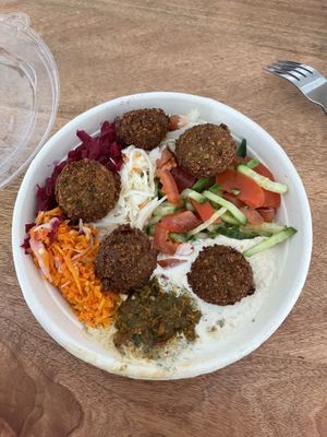 Salad bowl at Garbanzos Food Truck in East London