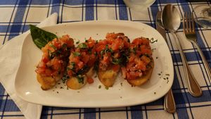 Bruschetta at Cevicheria Trattoria Donde Wippy in Cartagena