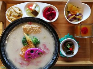 set meal with ramen noodle soup at Shū Shí NánHái 舒食男孩 in Chishang