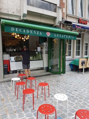 Front of Decadenza at Decadenza Gelateria in Leuven