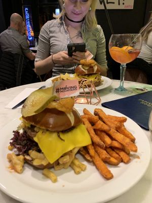  Mac and cheese burger at Erpingham House in Norwich